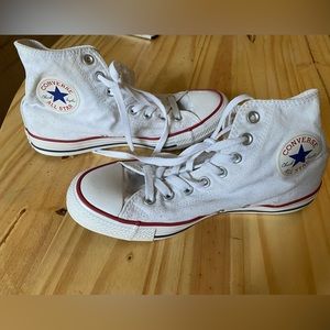 Converse Chuck Taylor All Star High Tops women’s 9